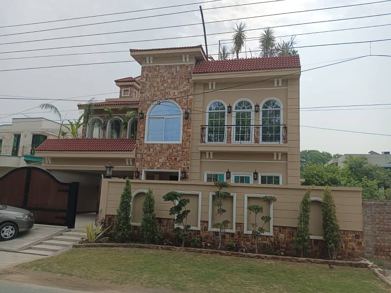 A 1 Kanal House In Lahore Is On The Market For sale Living in Lahore can be a dream come true so start looking for property options today. 2