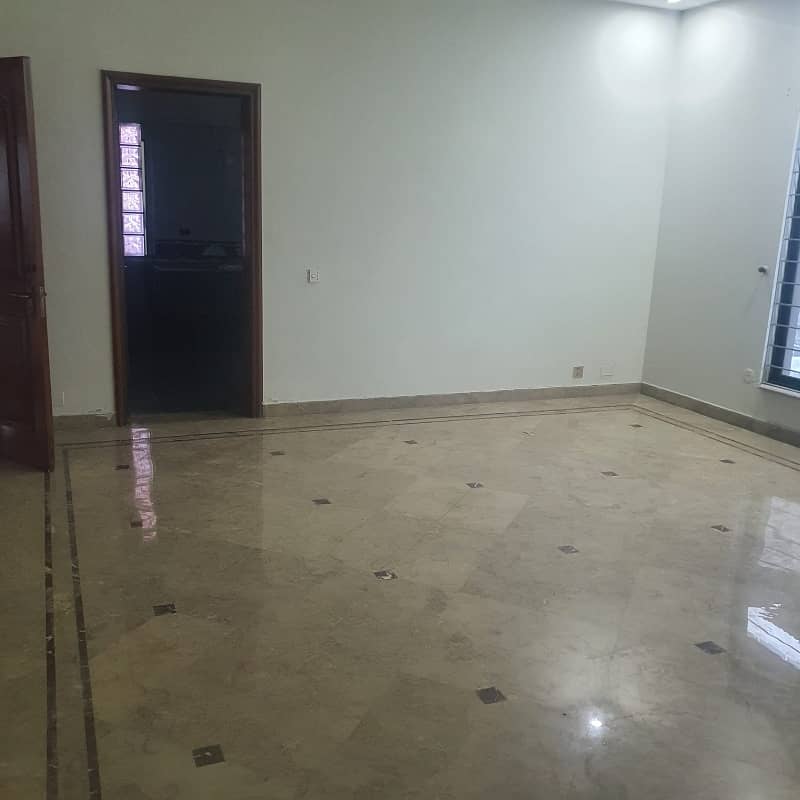 Prime Location 2 Kanal House In Gulberg For rent 3