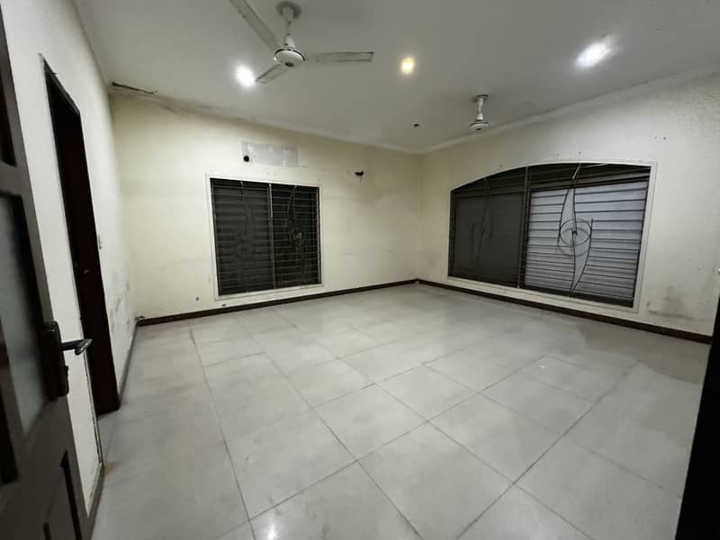 Commercial Office Available For Rent Kn Wapda Town 10