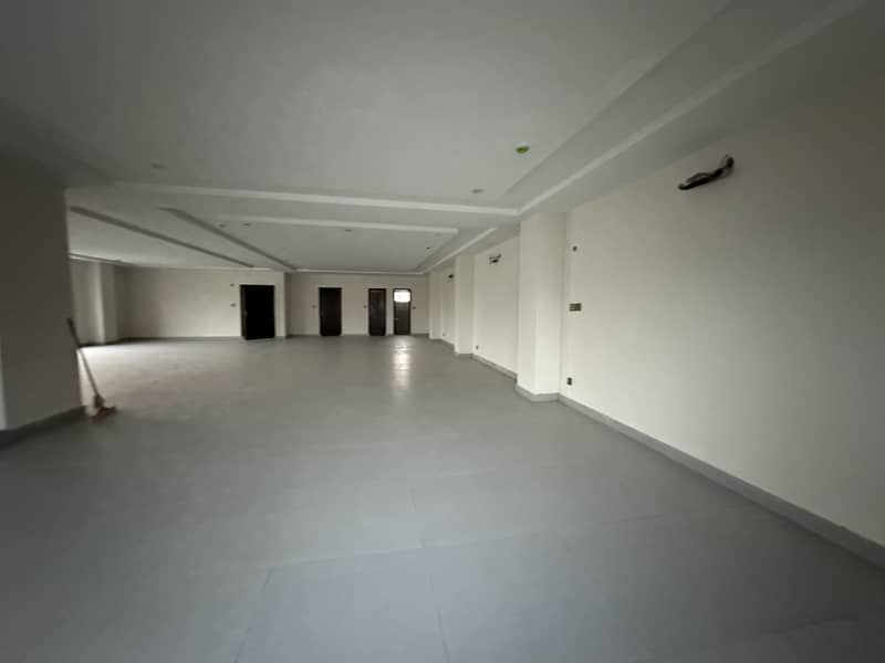 Commercial Floor Available For Rent In Lahore 2