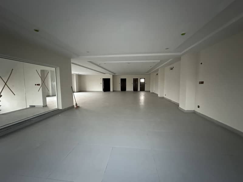 Commercial Floor Available For Rent In Lahore 3