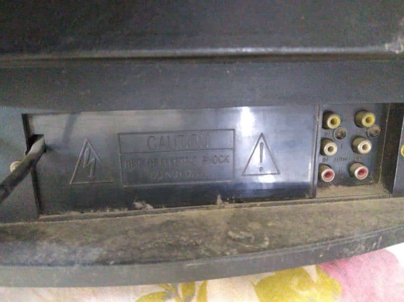 Tv 24'  inccc good condition 3