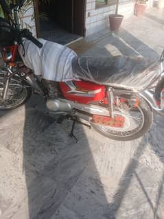 Honda 125 total genuine 2023 model 10/10 condition