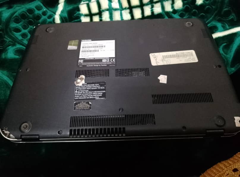 Toshiba Laptop Silver Color 4th Genration 1