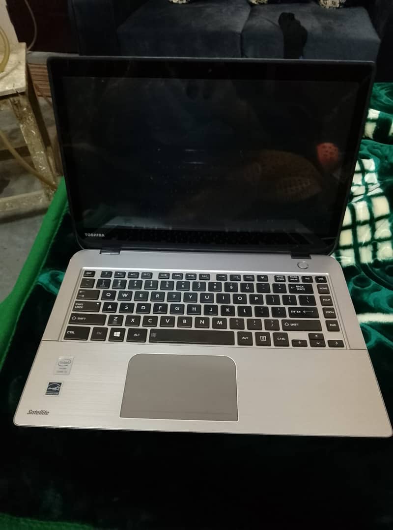 Toshiba Laptop Silver Color 4th Genration 19