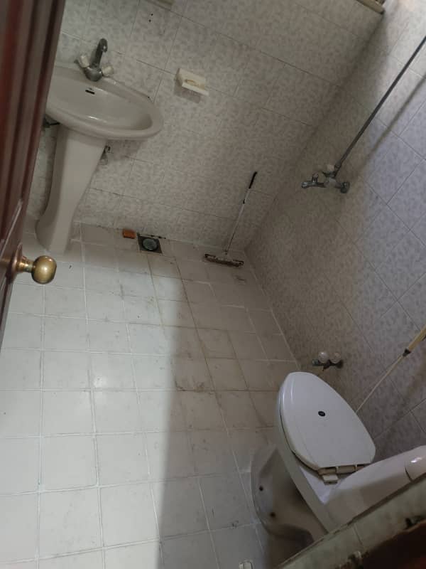 Beautiful marble flooring 7 marla full house available for rent in g-11 Islamabad at big street, 4 bedrooms with bathrooms, 2 drawing, 2 dining, 2 TVL, 2 car porch, separate water and reasonable price, near to park, near to markaz. 0