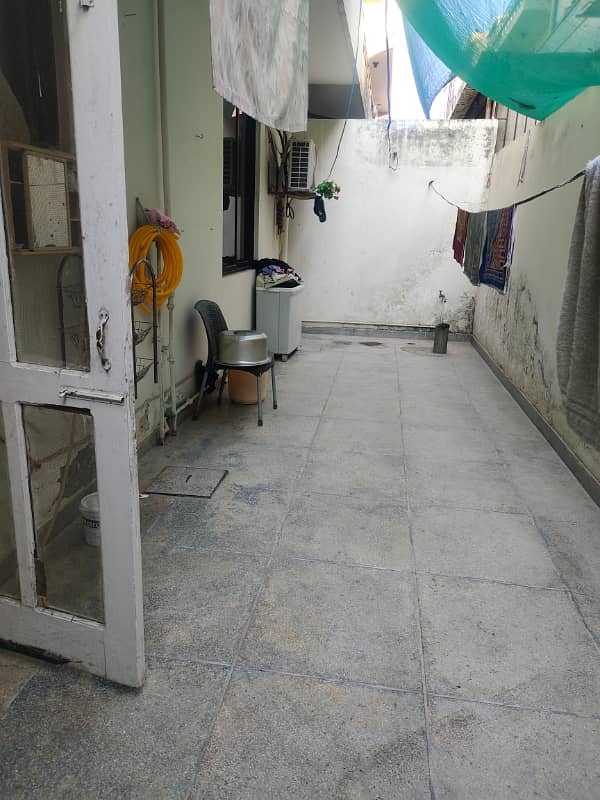 Beautiful marble flooring 7 marla full house available for rent in g-11 Islamabad at big street, 4 bedrooms with bathrooms, 2 drawing, 2 dining, 2 TVL, 2 car porch, separate water and reasonable price, near to park, near to markaz. 9