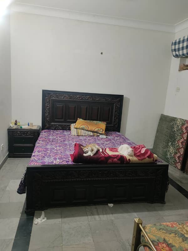 Beautiful marble flooring 7 marla full house available for rent in g-11 Islamabad at big street, 4 bedrooms with bathrooms, 2 drawing, 2 dining, 2 TVL, 2 car porch, separate water and reasonable price, near to park, near to markaz. 13