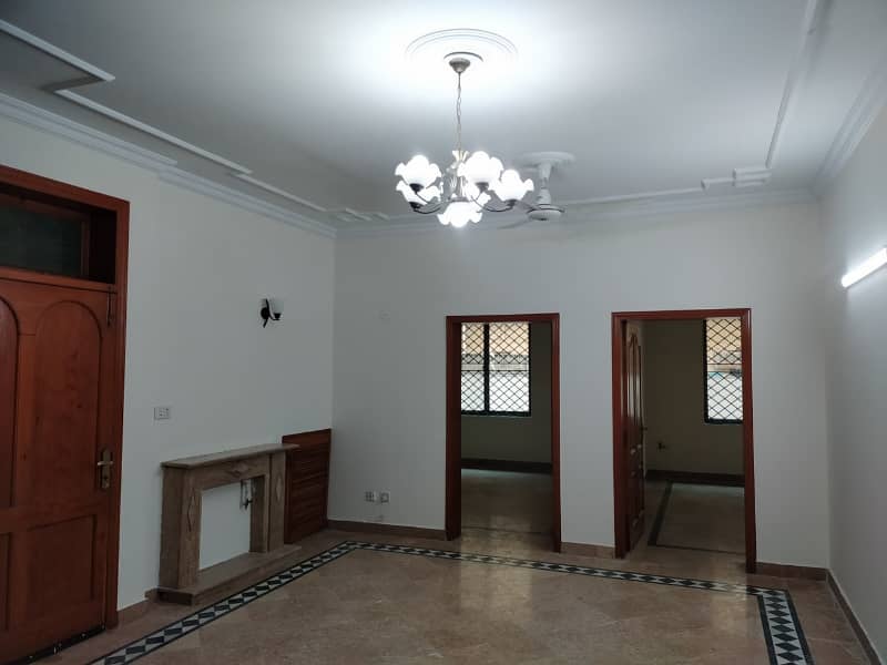 Affordable Upper Portion Of 3200 Square Feet Is Available For Rent 0