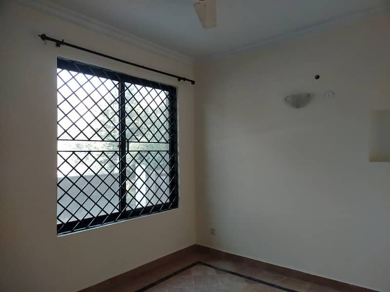 Affordable Upper Portion Of 3200 Square Feet Is Available For Rent 3