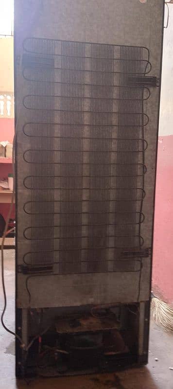 Dawlance Refrigerator Medium Size  For Sale 4