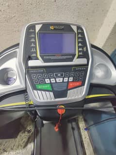 10/10 Gold Star Treadmills (145 kgs)