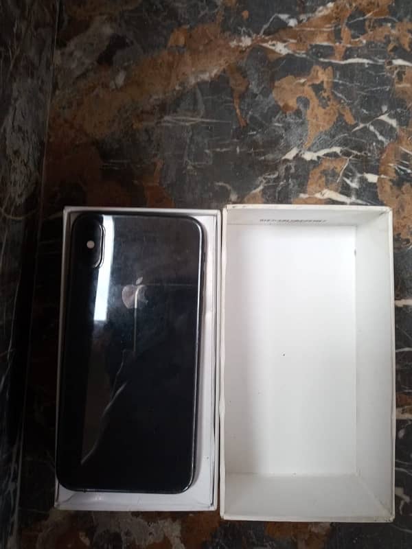 iphone xs with box 0