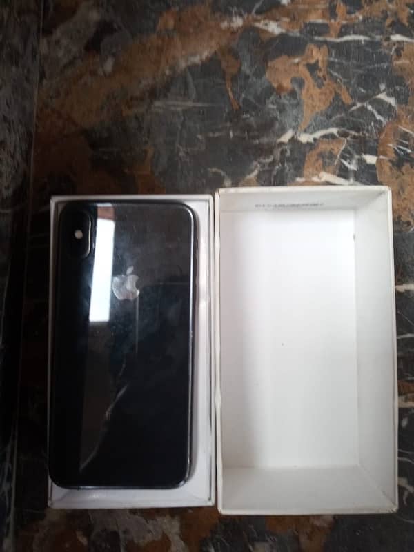 iphone xs with box 2