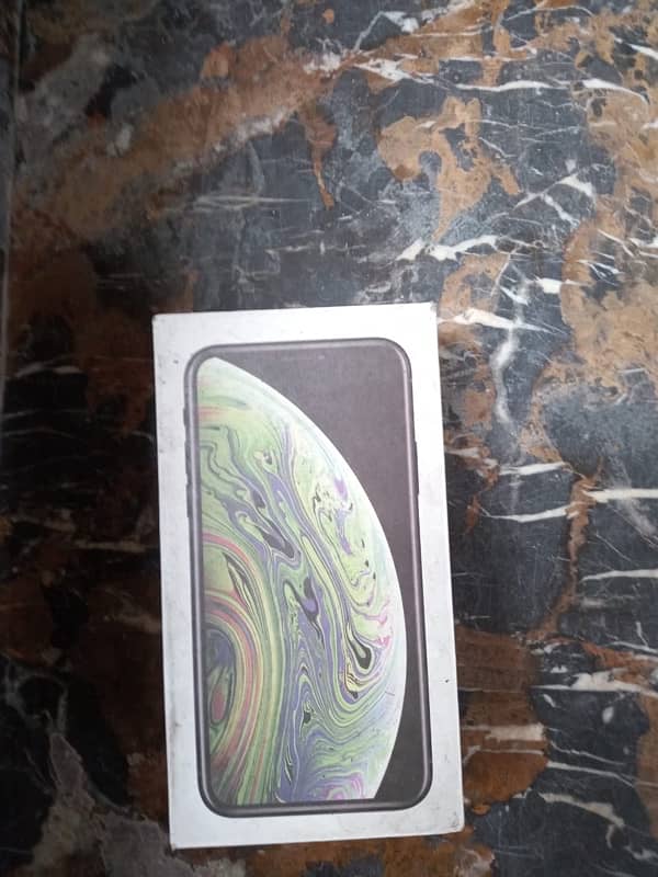 iphone xs with box 3