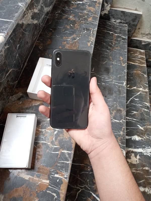 iphone xs with box 5