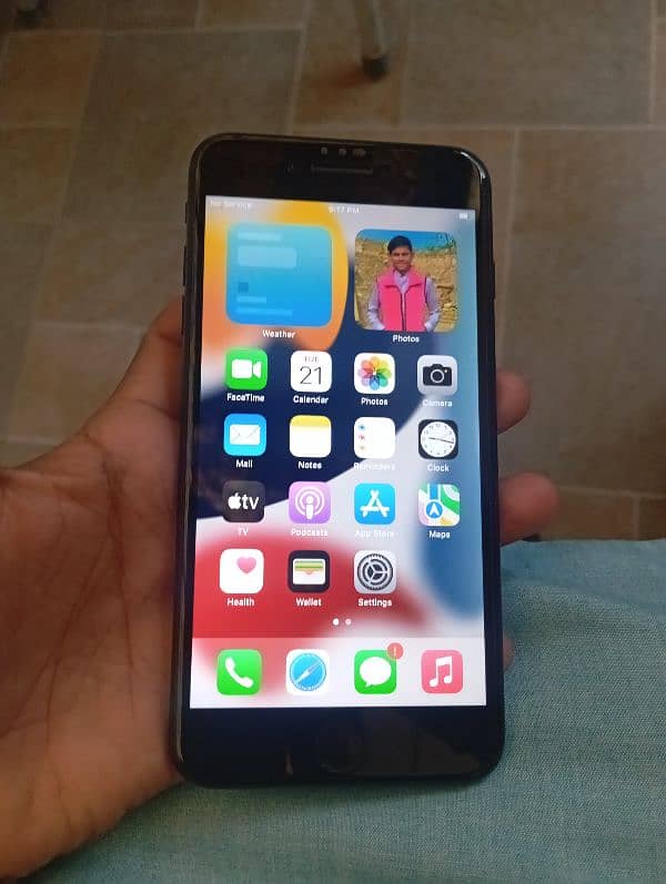 I phone 7 plus 32 GB water proof no box all ok qndishan  urjant Sali 2