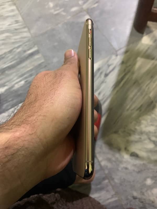 iPhone XS Max  PTA approved 1