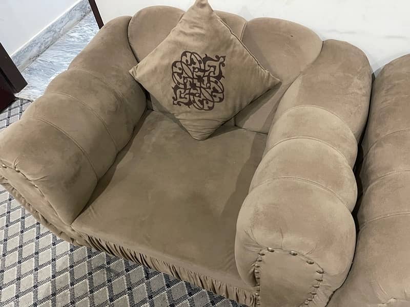 6 Seater Sofa Set in very Neat Condition 3