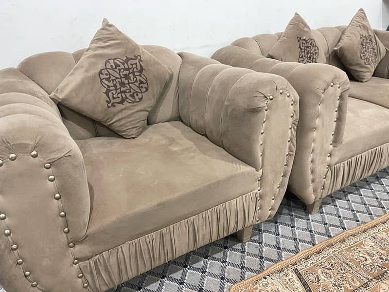 6 Seater Sofa Set in very Neat Condition 4