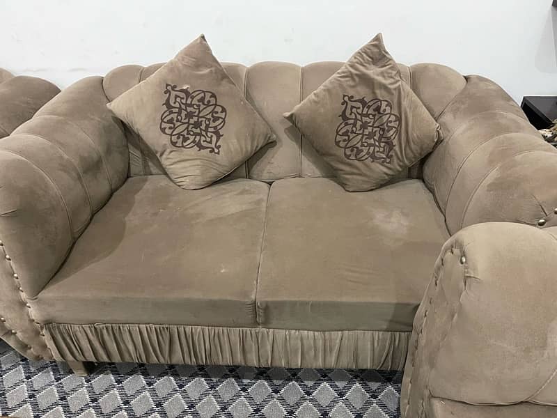 6 Seater Sofa Set in very Neat Condition 5