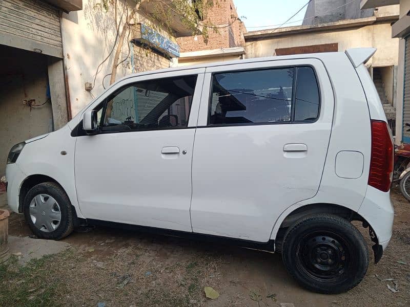 Suzuki Wagon R 2017 1