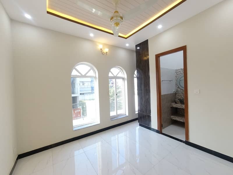 Beautiful Corner House For Sale 41