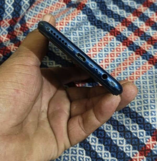 Infinix Hot 10 4/128 good condition 3