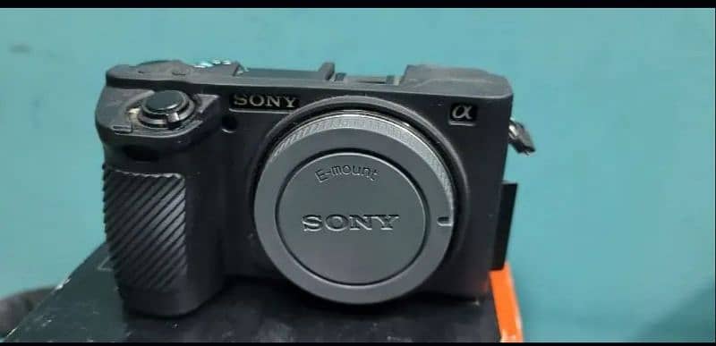 Sony 6500 with lens 16 50 1