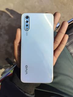 vivo S1 with box