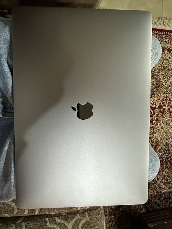 Mac book pro 16-inch 0