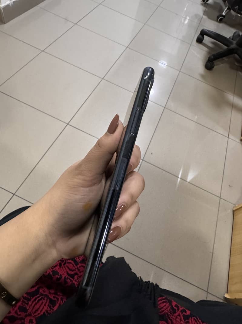 Apple iPhone 11 Pro Max 3