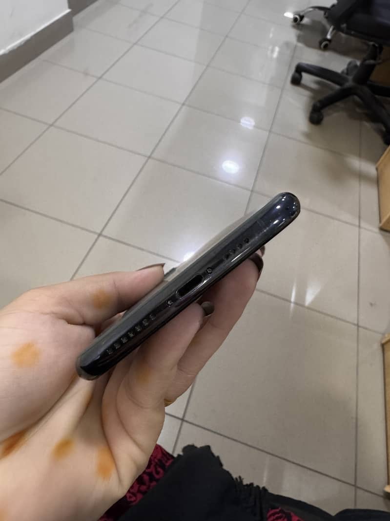 Apple iPhone 11 Pro Max 5