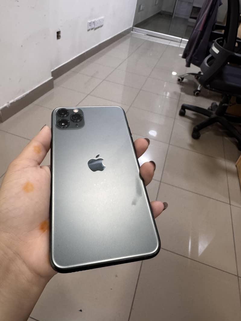 Apple iPhone 11 Pro Max 9