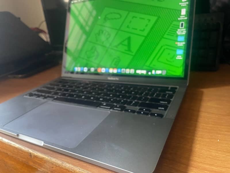 Apple MacBook Pro  M2 2022 13-inch 9