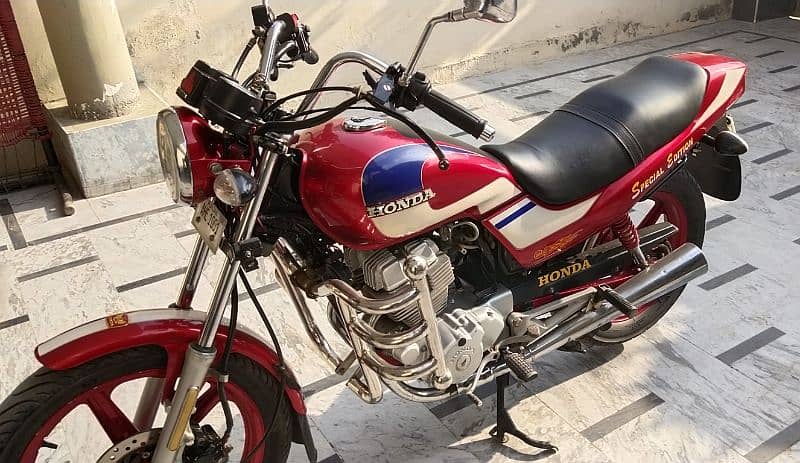 Honda Special Edition 200cc bike 1