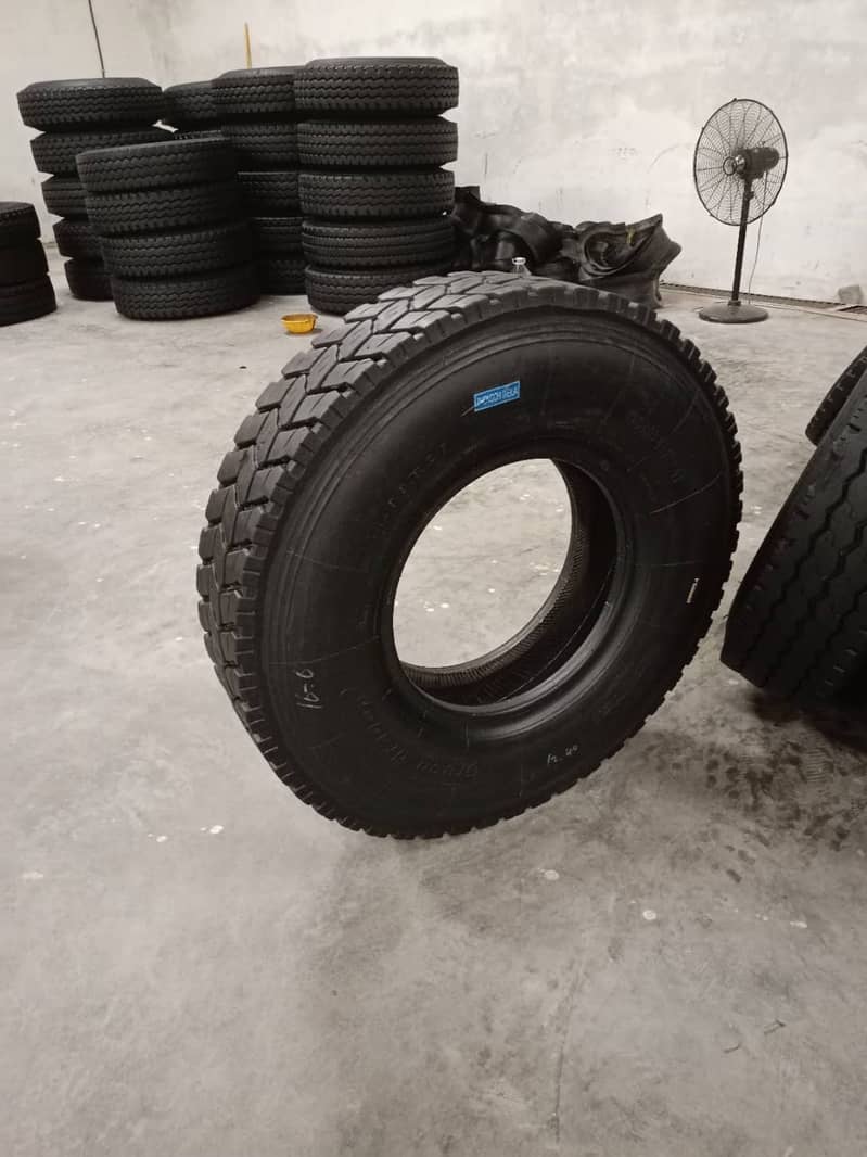 11.00R20  retrading tyre sale 1