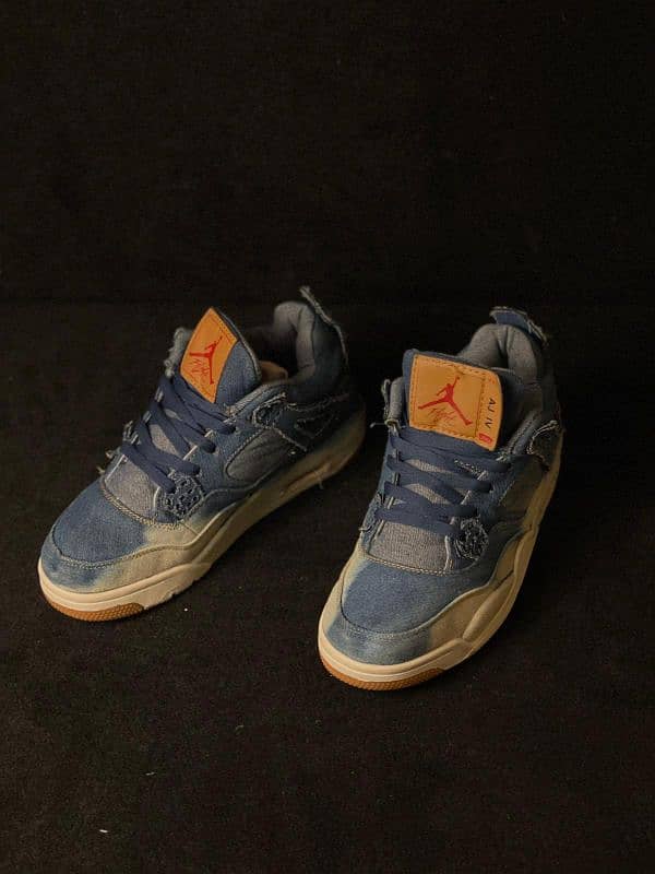 Air Jordan 4 Retro Levi's 2