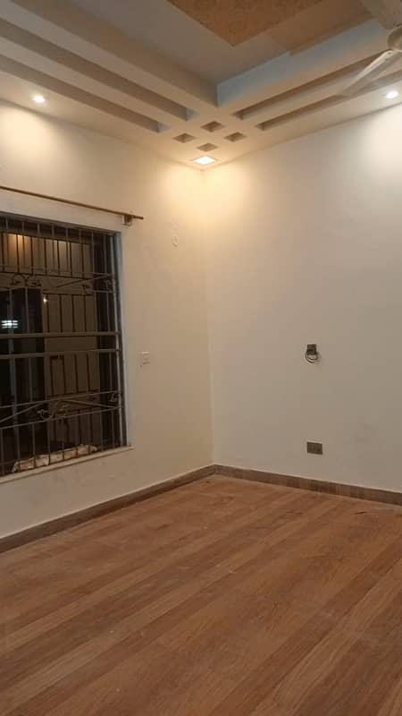 1 Kanal House for Rent in Johar Town Near UCP Best For office (Call center + Software house+ Guest House+Beauty Paular+Saloon+ Hotel) 8