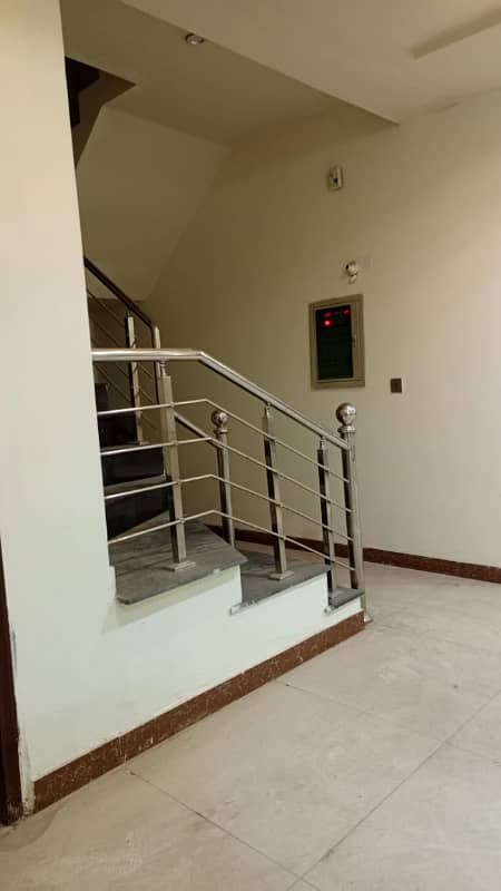 1 Kanal House for Rent in Johar Town Near UCP Best For office (Call center + Software house+ Guest House+Beauty Paular+Saloon+ Hotel) 26