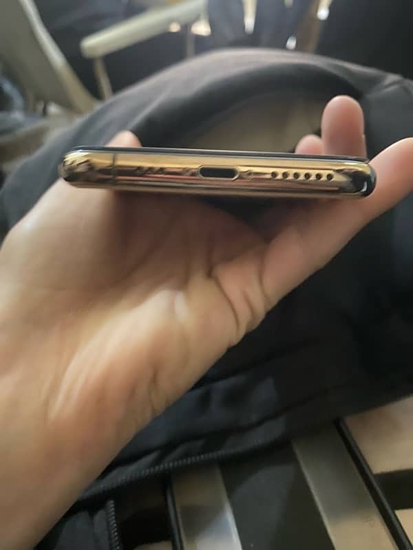 iphone 11pro sim working golden demanding clr for sale 4