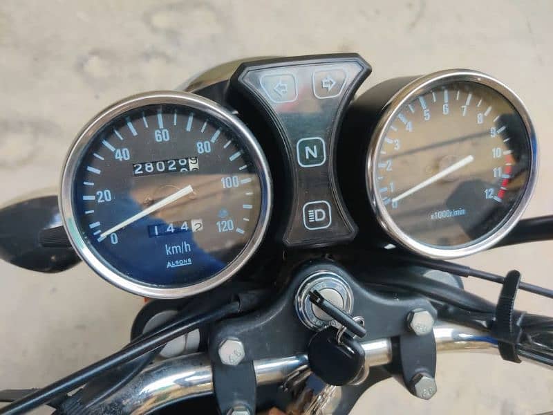 suzuki 150 Gs 3