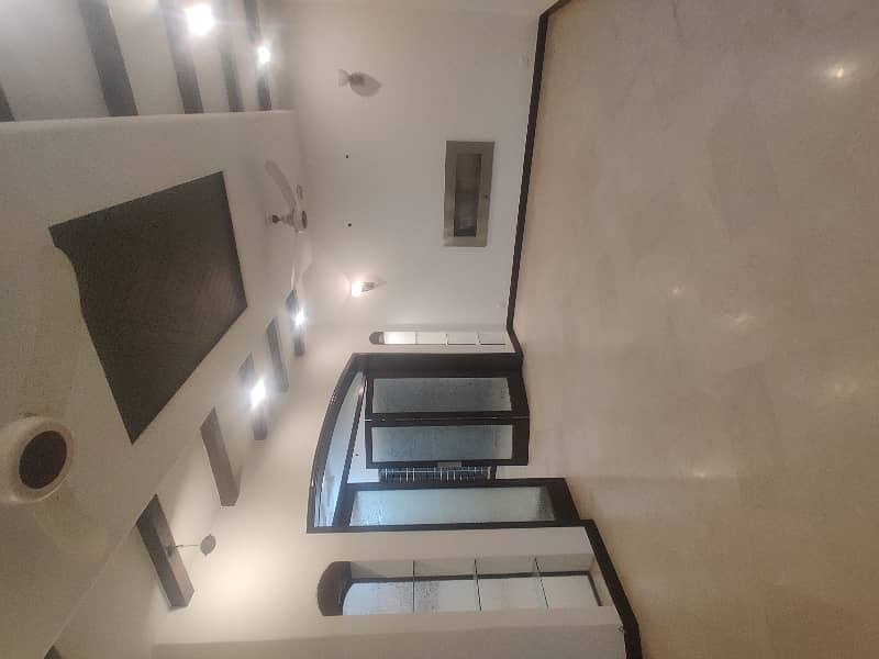 1 kanal beautiful house for rent 6