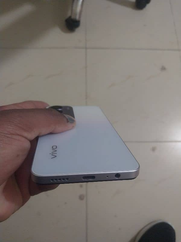 Brand new 3days used vivo y19s for sale urgent sale 3