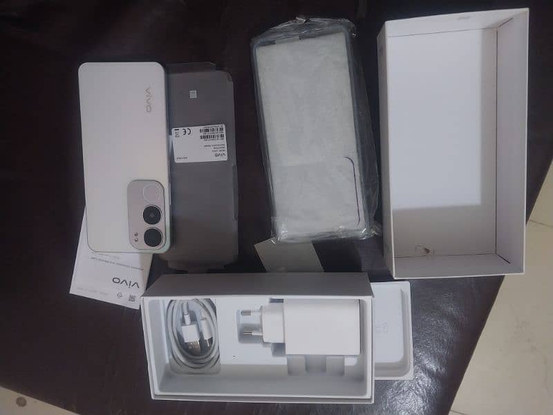 Brand new 3days used vivo y19s for sale urgent sale 4