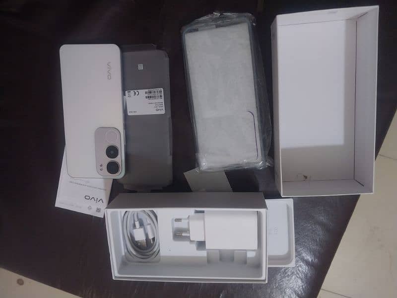 Brand new 3days used vivo y19s for sale urgent sale 5