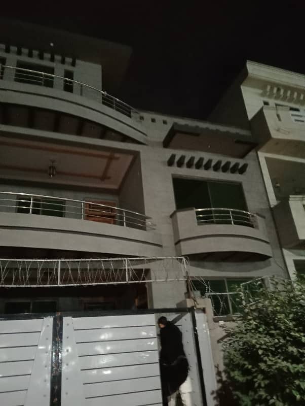 10marla 3beds DD TV lounge kitchen attached baths neat clean ground portion for rent in G 13 3 islamabad 2