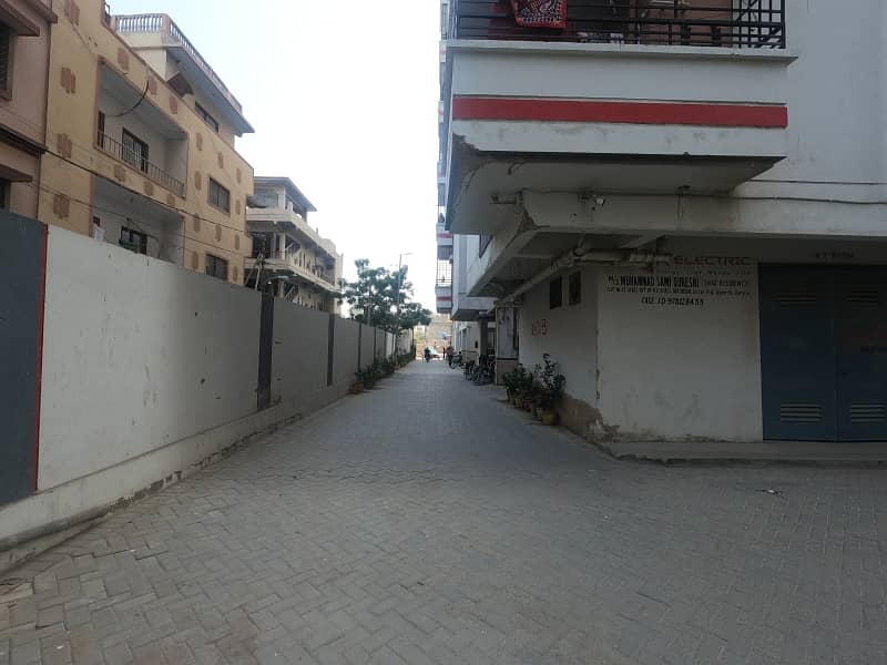 Fair-Priced Prime Location 900 Square Feet Flat Available In Shaz Residency 4