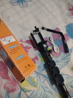 YUNGTFNG 1288 Bluetooth Monopod Selfie Stick with Remote