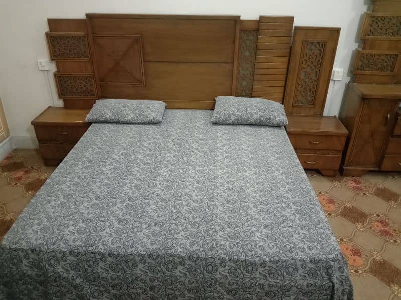 wooden bed with singarmaaz 1